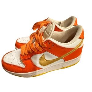 Nike dunk low Vibrant Orange university and Gold Sneakers size 5.5 BQ 6827-203